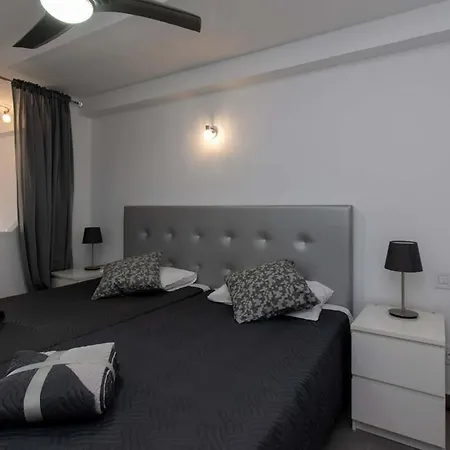 Apartment Santa Maria 135 - With Air Conditioning And Pool View