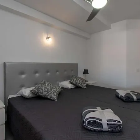 Santa Maria 135 - With Air Conditioning And Pool View