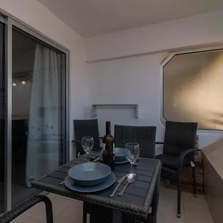 Santa Maria 135 - With Air Conditioning And Pool View Apartman *